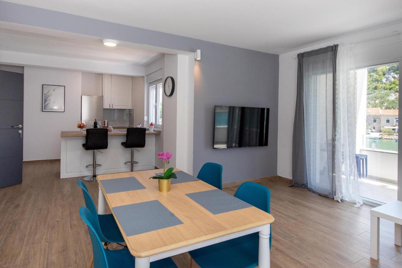 Villa Luni Блаце Екстериор снимка